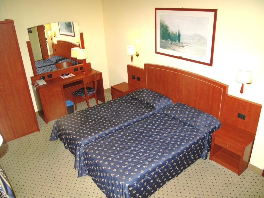 Hotel Olivo Arco Quarto foto